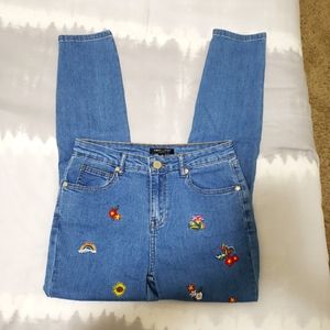 Romeo & Juliet Couture Embroidered Jeans Size M